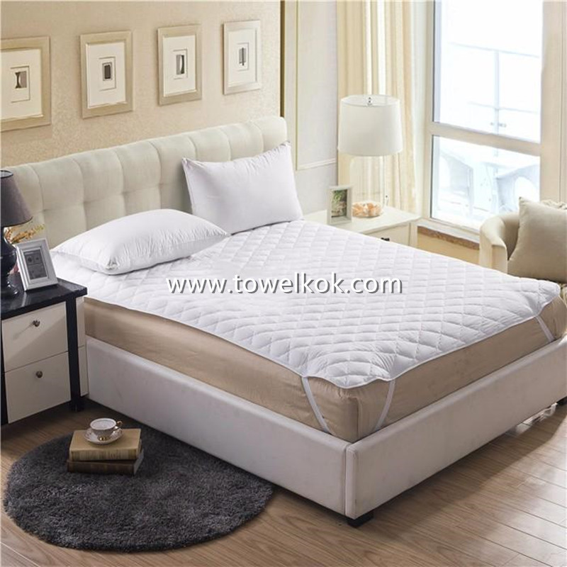 WATERPROOF MATTRESS PROTECTOR